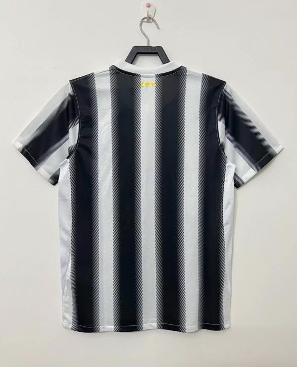 Retro Juventus Home jersey 2011/2012 - Image 2