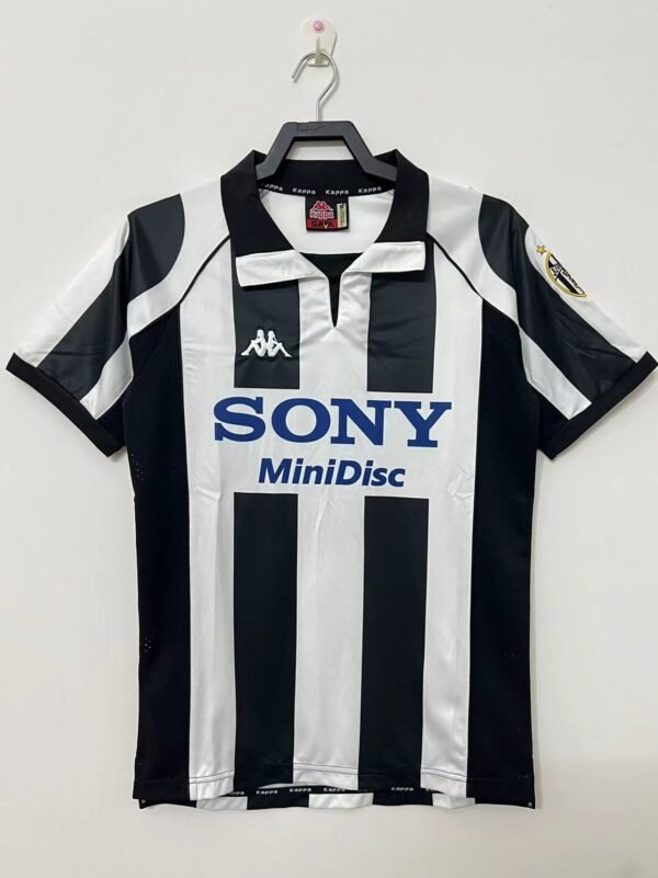Retro Juventus Home jersey 1997/1998