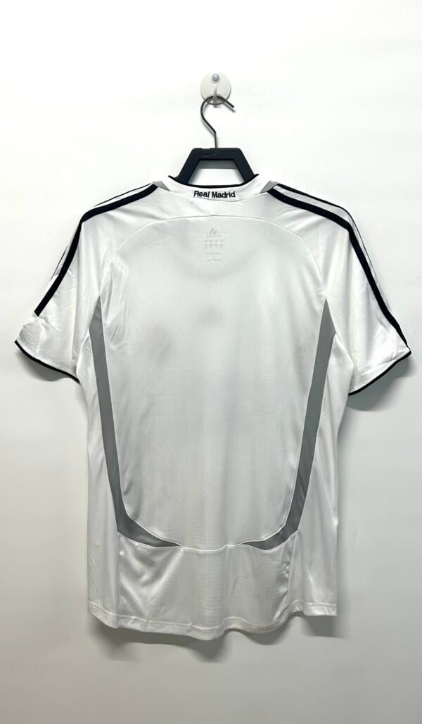 Retro Real Madrid Home jersey 2006/2007 - Image 2